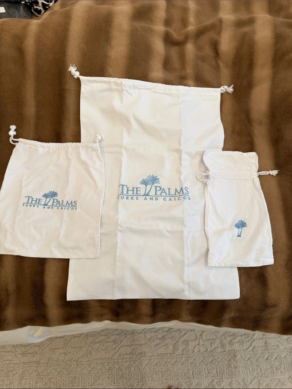 The Palms White Drawstring Storage Bags - Set of 3